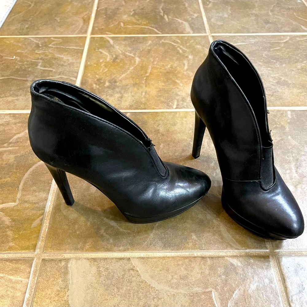 Jessica Simpson Black Booties